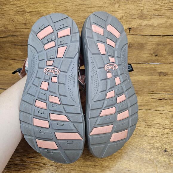 Chaco size 5 Juniors Grey Pink sandals adjustable straps hiking outdoor shoes - Picture 7 of 8